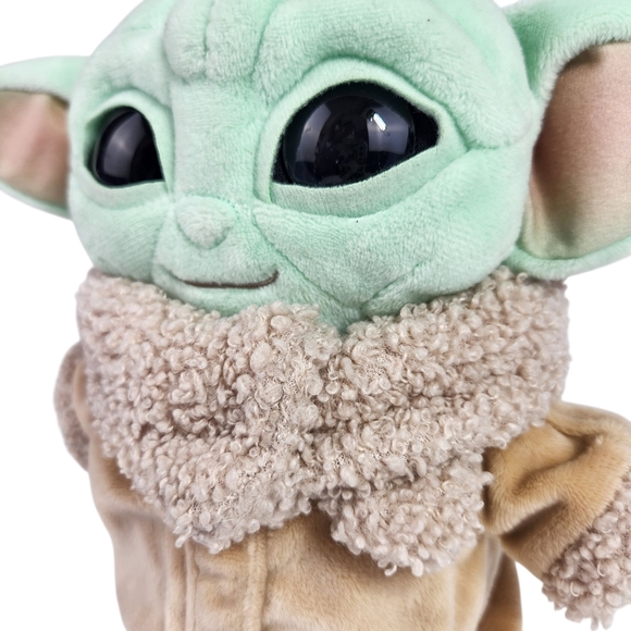 Star Wars The Child Plush Toy - Green and Tan Baby Yoda Disney Mandalorian 8" - Picture 3 of 8